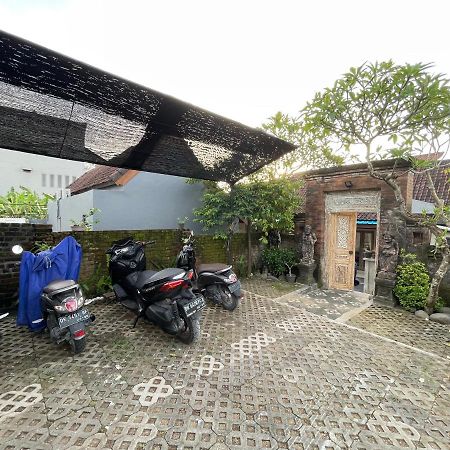 Belimbing Guest House Canggu Екстериор снимка